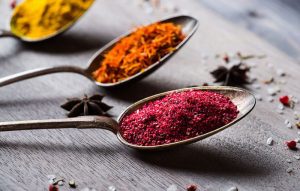 خواص سماق | 13 خاصیت باورنکردنی سماق برای لاغری، زیبایی و سلامتی 1 خواص سماق | 13 خاصیت باورنکردنی سماق برای لاغری، زیبایی و سلامتی