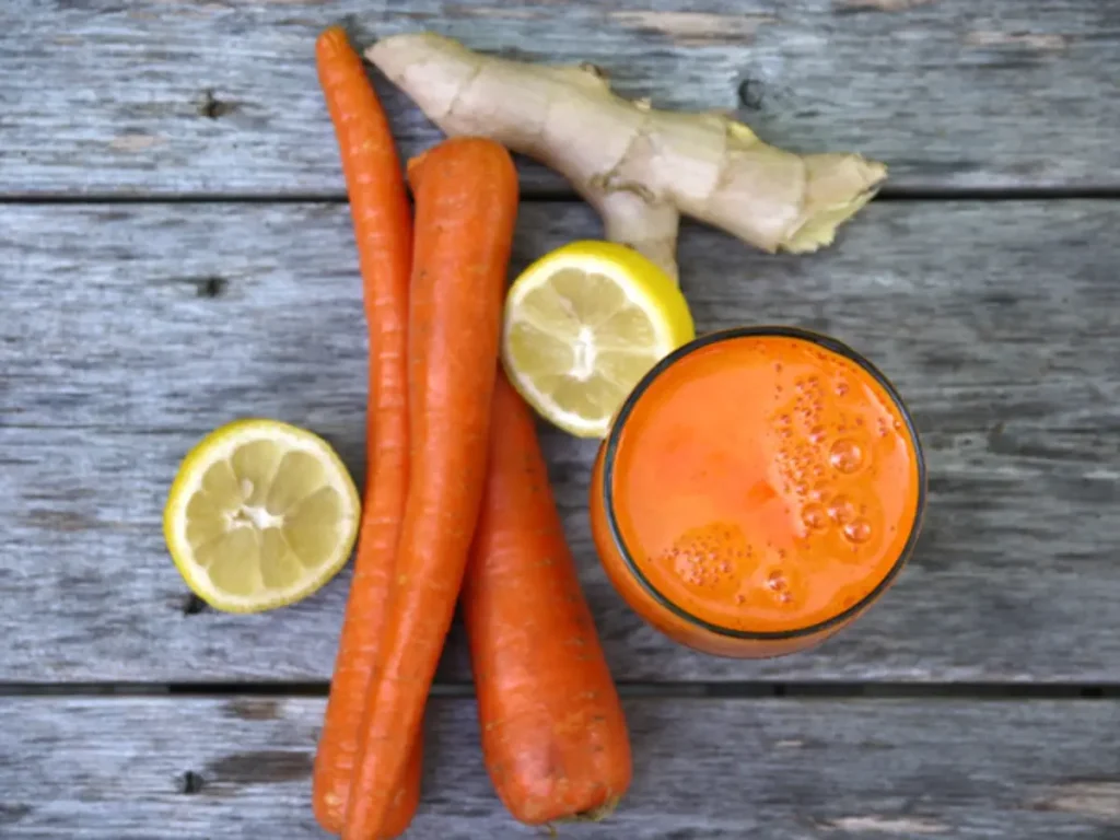 ترکیب سلامتی: آب هویج با زنجبیل و زردچوبه+فرمول تهیه
